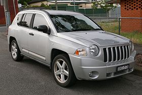 2008 Jeep Compass (MK MY08) Limited 2.4 wagon (2015-11-11) 01.jpg